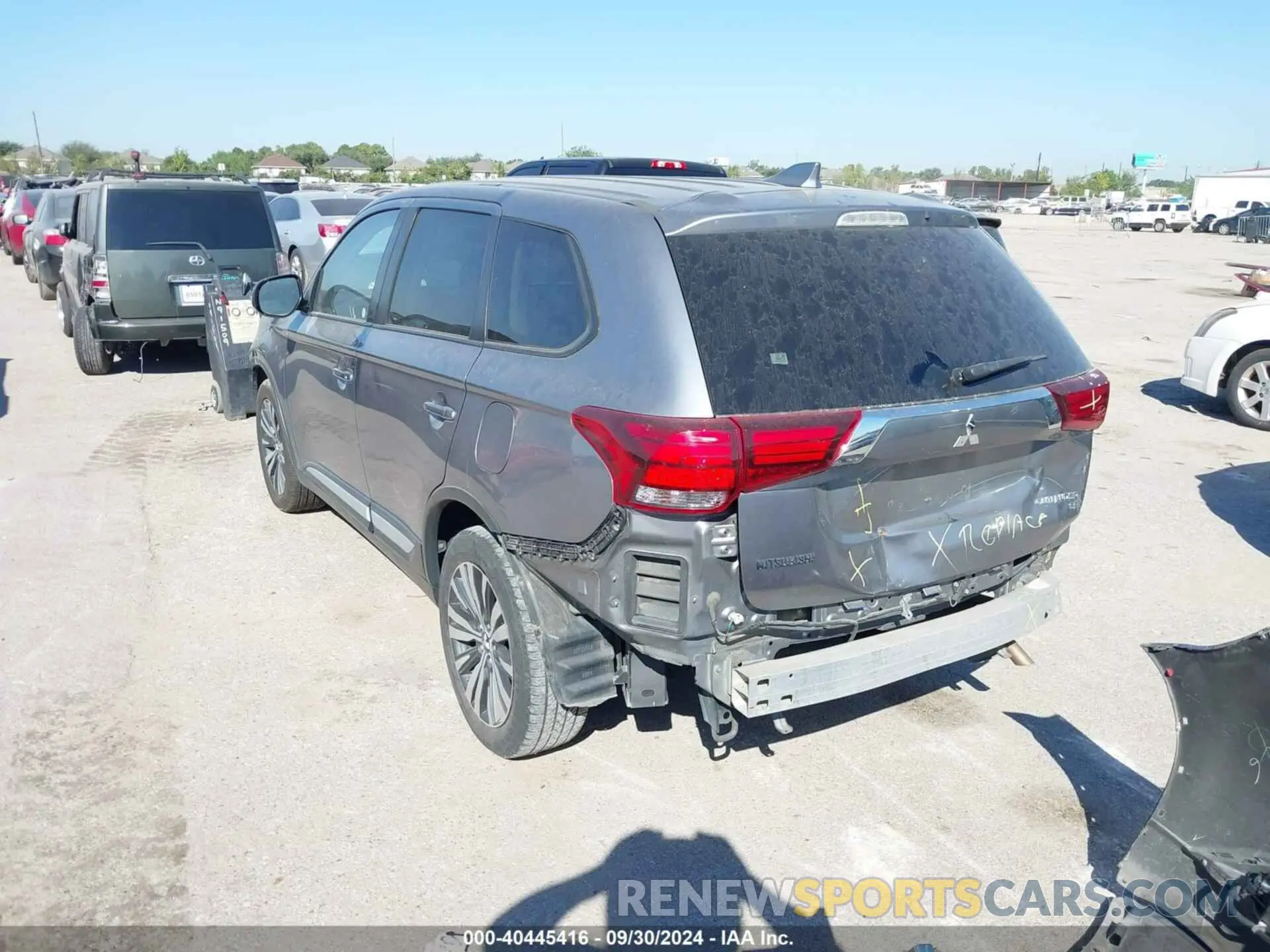 3 fotografías del automóvil dañado JA4AZ3A3XKZ023704 MITSUBISHI OUTLANDER 2019