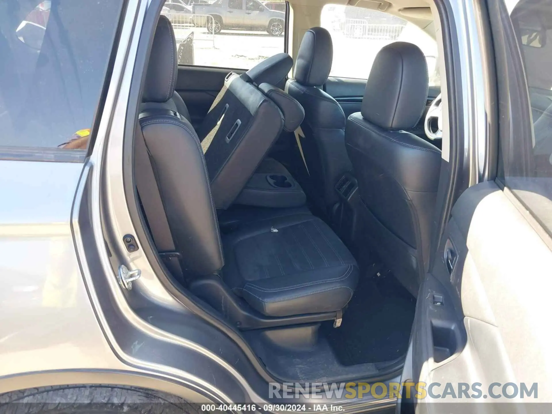 8 fotografías del automóvil dañado JA4AZ3A3XKZ023704 MITSUBISHI OUTLANDER 2019