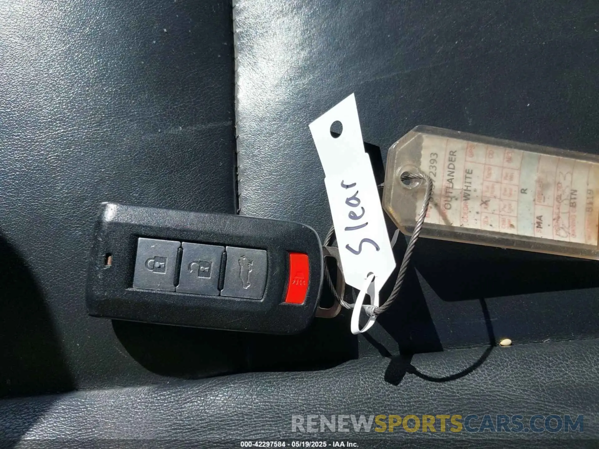11 fotografías del automóvil dañado JA4AZ3A3XKZ036453 MITSUBISHI OUTLANDER 2019
