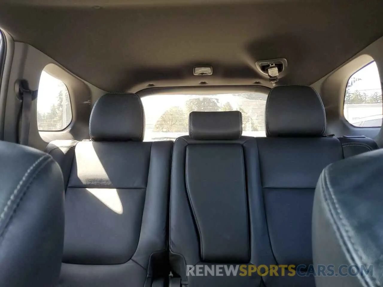 10 fotografías del automóvil dañado JA4J24A50KZ049563 MITSUBISHI OUTLANDER 2019