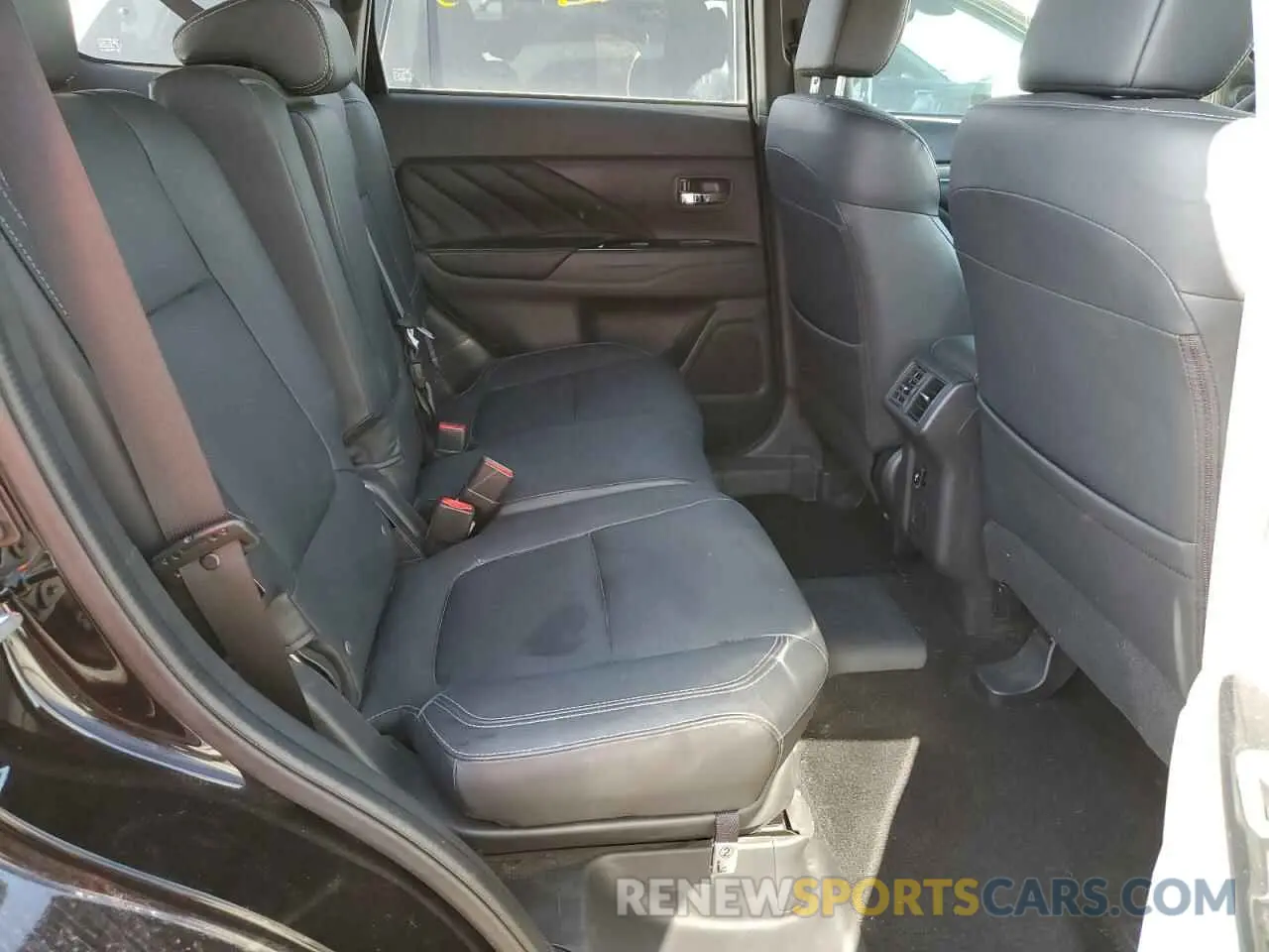 11 fotografías del automóvil dañado JA4J24A53KZ052294 MITSUBISHI OUTLANDER 2019