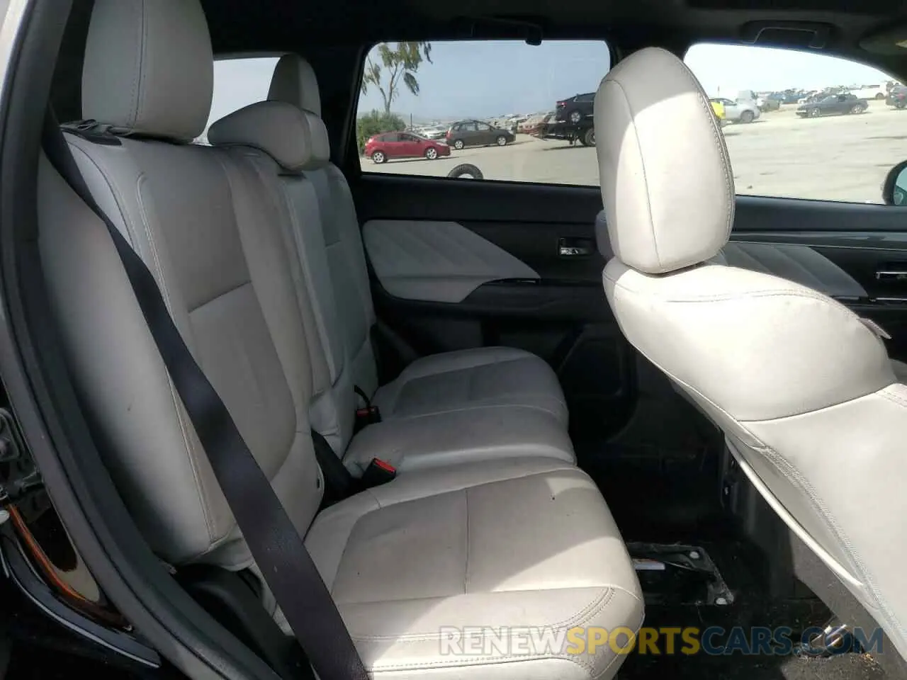 10 fotografías del automóvil dañado JA4J24A5XKZ051093 MITSUBISHI OUTLANDER 2019