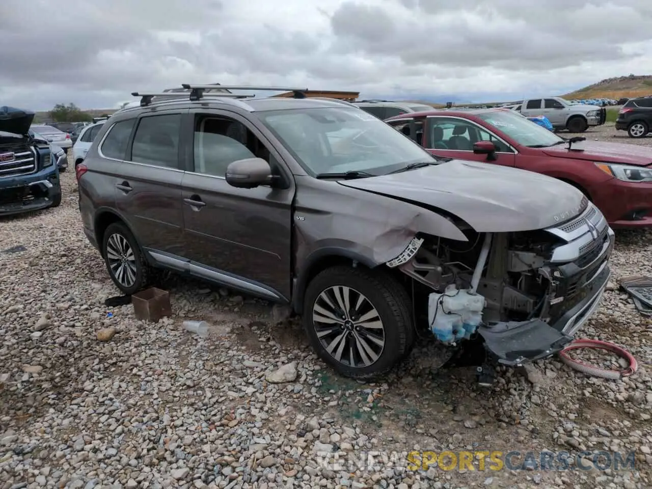 4 fotografías del automóvil dañado JA4JZ4AX6KZ009811 MITSUBISHI OUTLANDER 2019