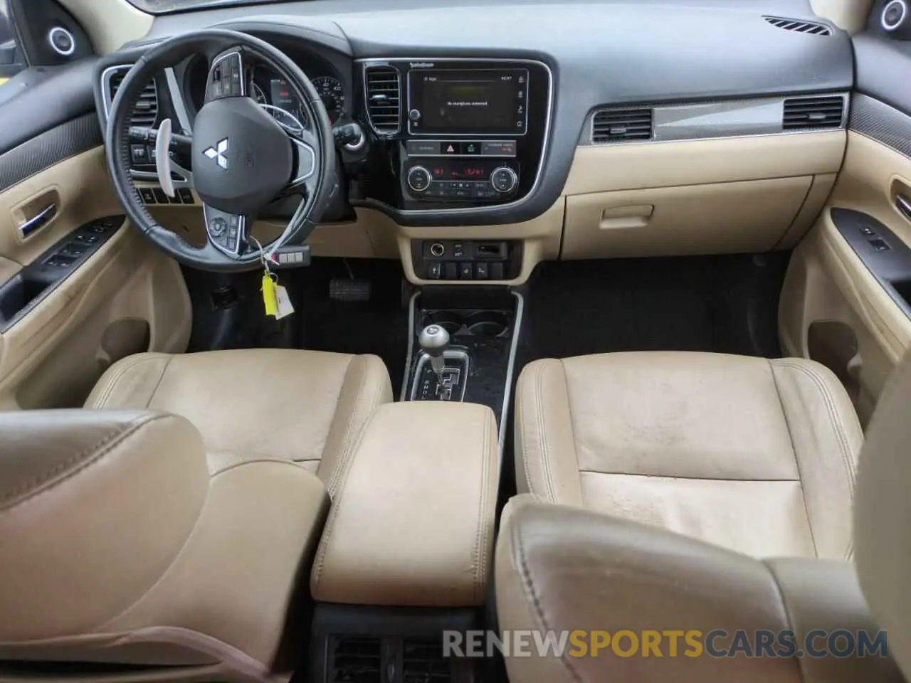 8 fotografías del automóvil dañado JA4JZ4AX6KZ009811 MITSUBISHI OUTLANDER 2019
