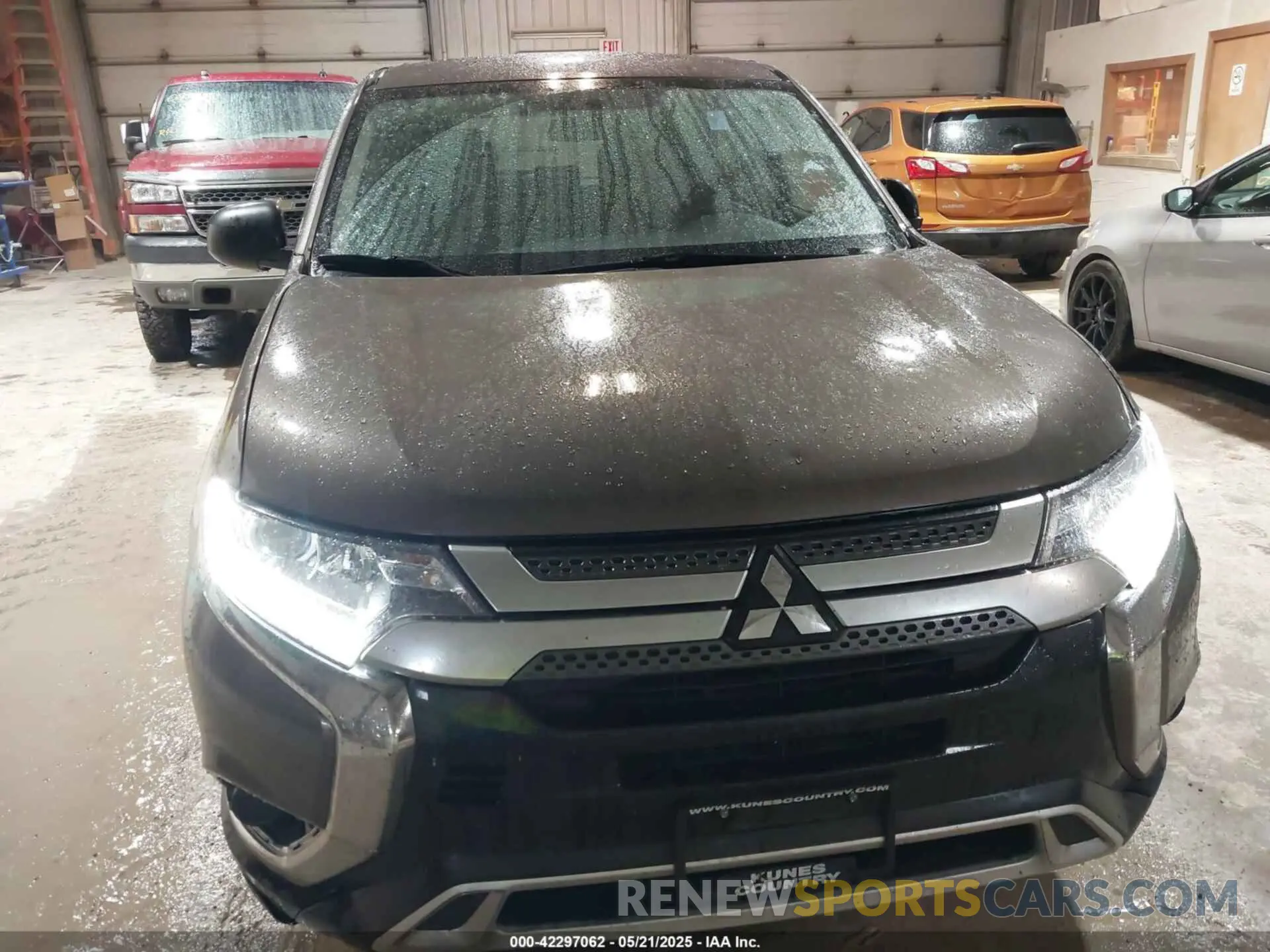 12 fotografías del automóvil dañado JA4AD2A30LZ040098 MITSUBISHI OUTLANDER 2020
