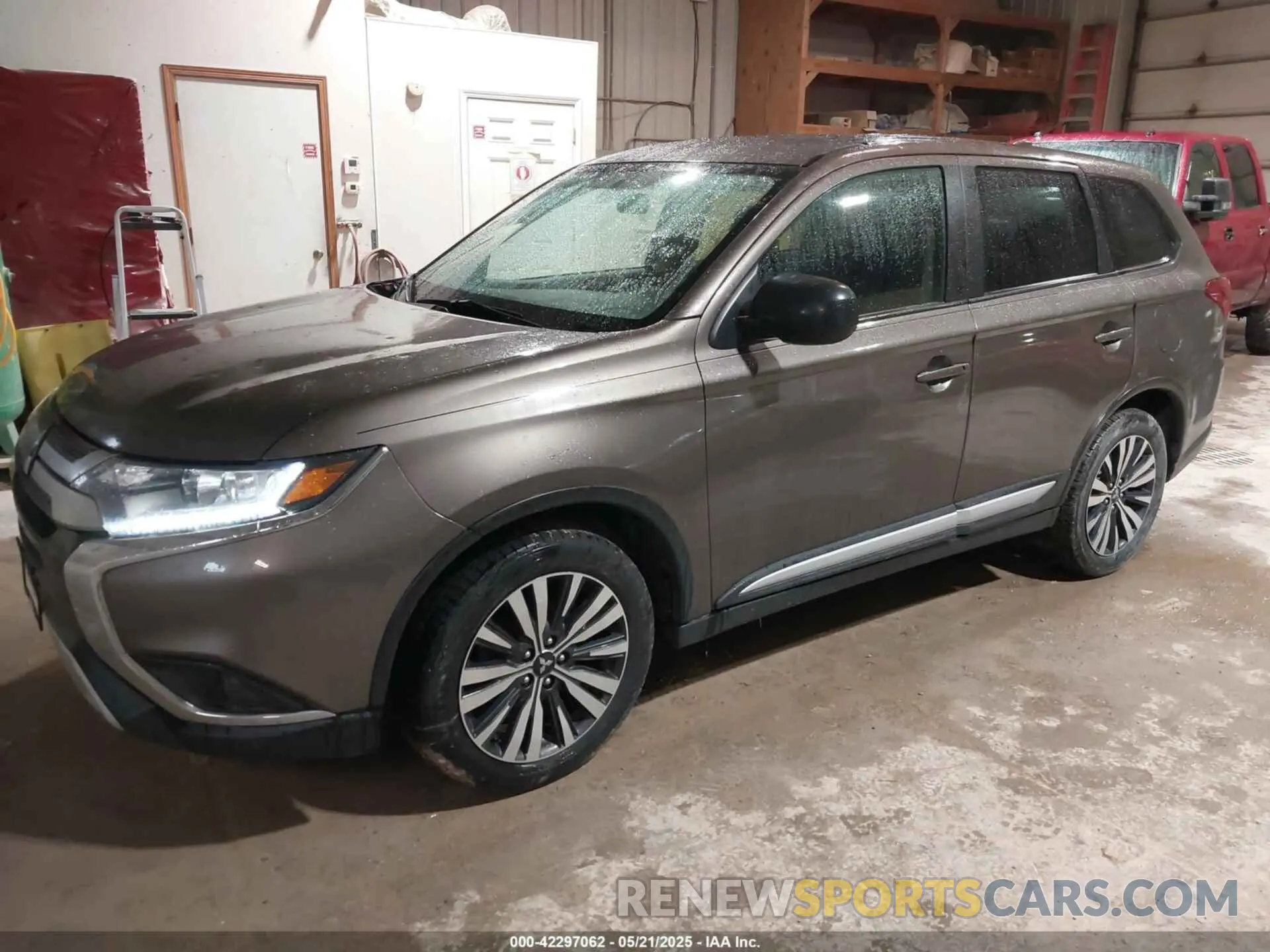 2 fotografías del automóvil dañado JA4AD2A30LZ040098 MITSUBISHI OUTLANDER 2020