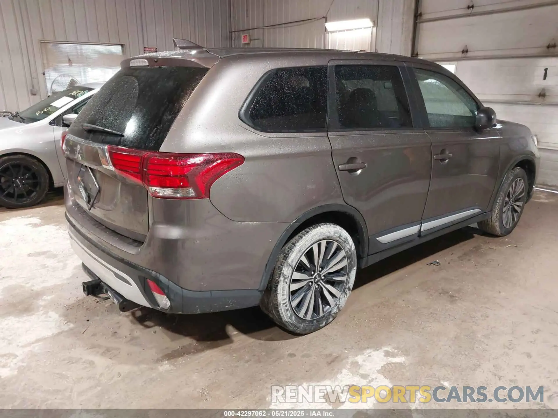 4 fotografías del automóvil dañado JA4AD2A30LZ040098 MITSUBISHI OUTLANDER 2020