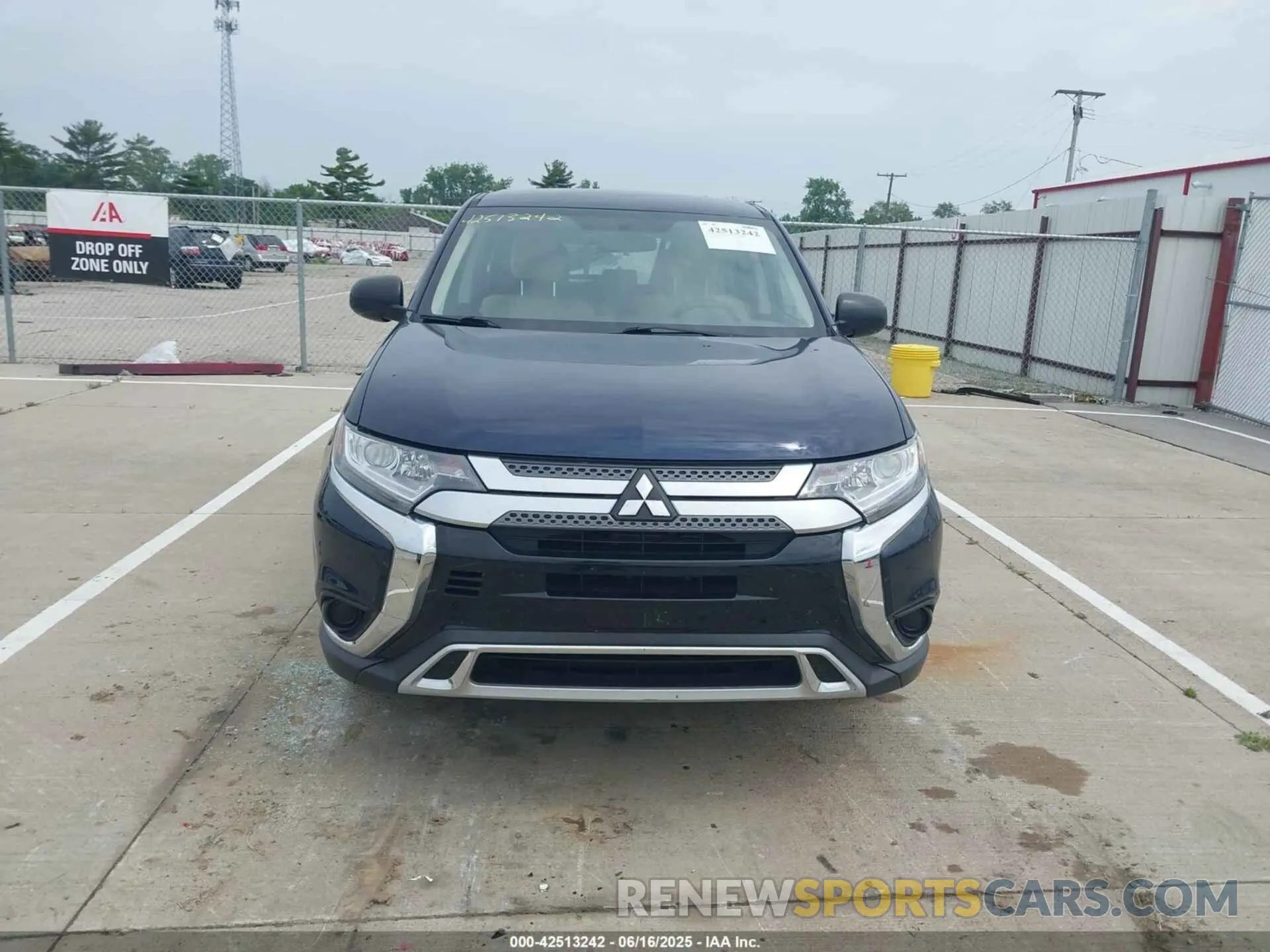 13 fotografías del automóvil dañado JA4AD2A32LZ013274 MITSUBISHI OUTLANDER 2020