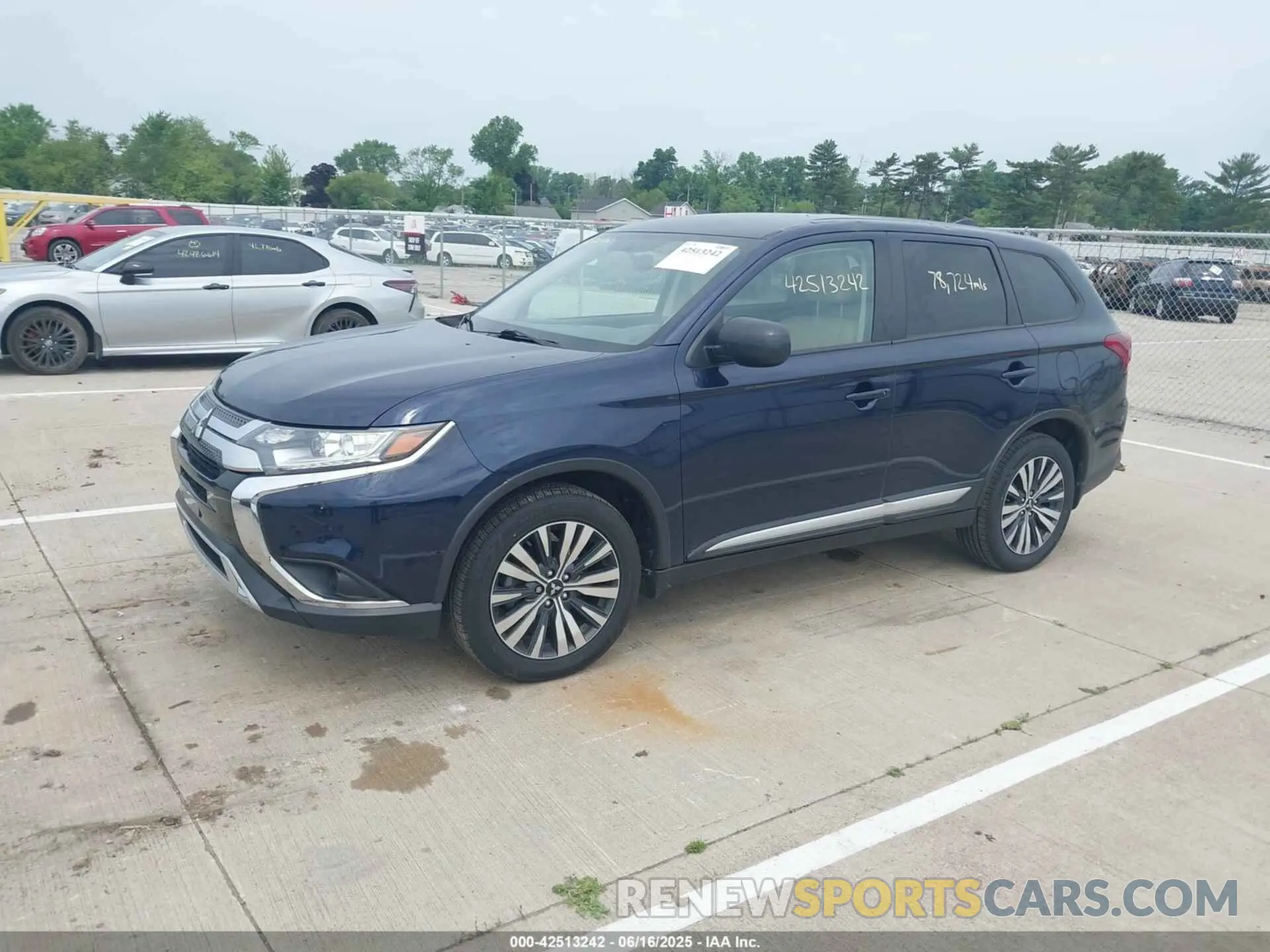2 fotografías del automóvil dañado JA4AD2A32LZ013274 MITSUBISHI OUTLANDER 2020
