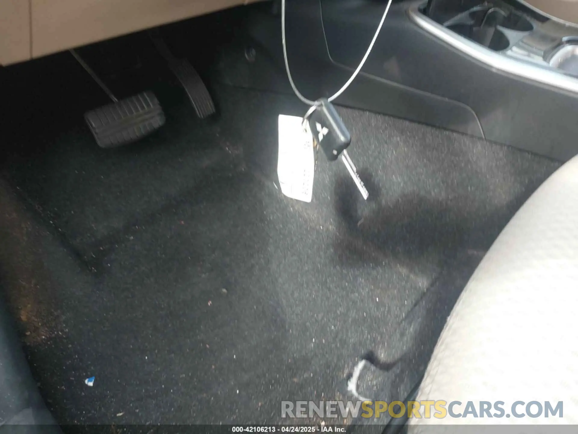 11 fotografías del automóvil dañado JA4AD2A32LZ038644 MITSUBISHI OUTLANDER 2020