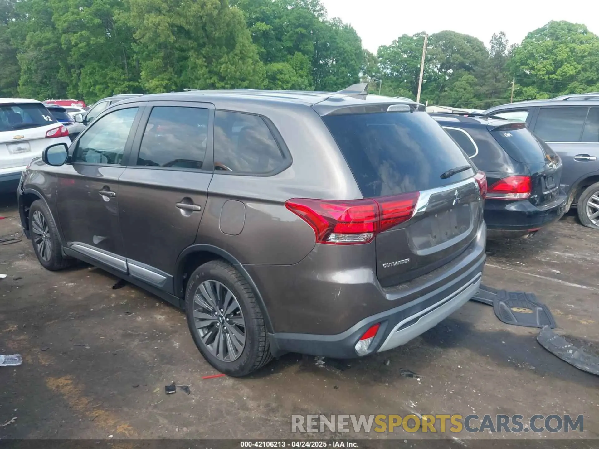 3 fotografías del automóvil dañado JA4AD2A32LZ038644 MITSUBISHI OUTLANDER 2020