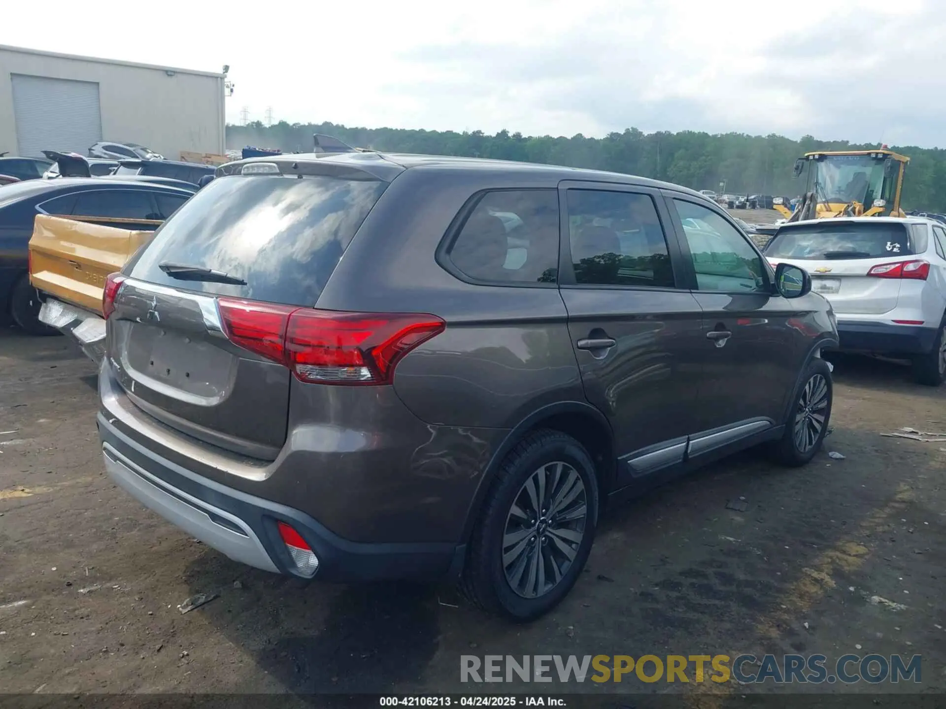 4 fotografías del automóvil dañado JA4AD2A32LZ038644 MITSUBISHI OUTLANDER 2020