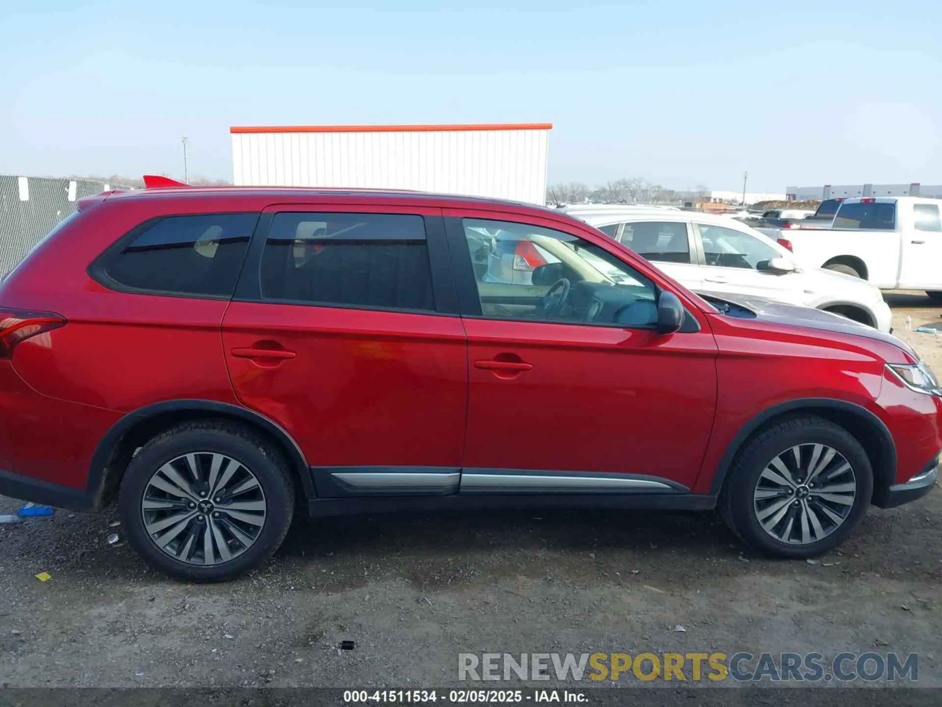 13 fotografías del automóvil dañado JA4AD2A32LZ040023 MITSUBISHI OUTLANDER 2020