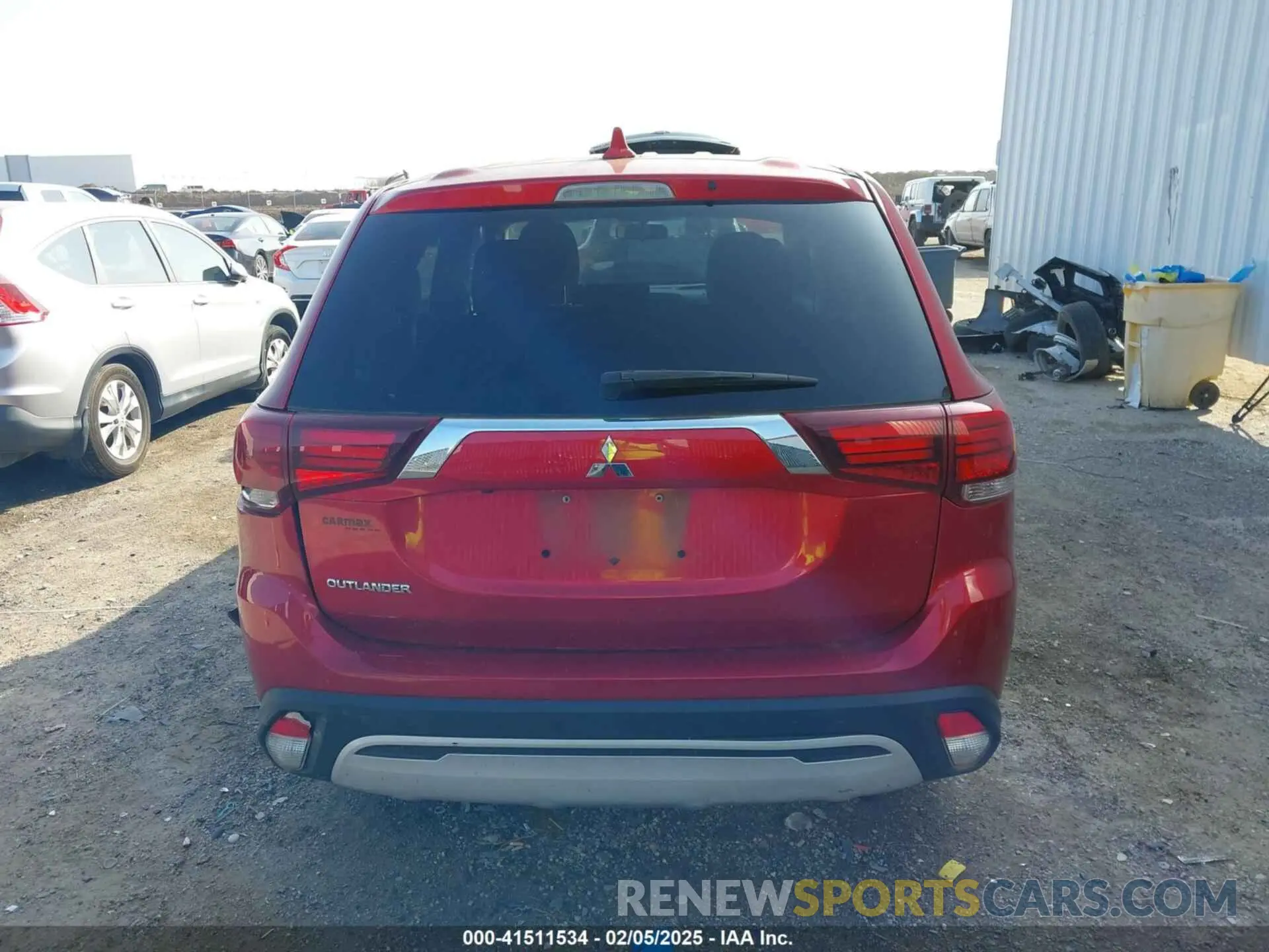 16 fotografías del automóvil dañado JA4AD2A32LZ040023 MITSUBISHI OUTLANDER 2020
