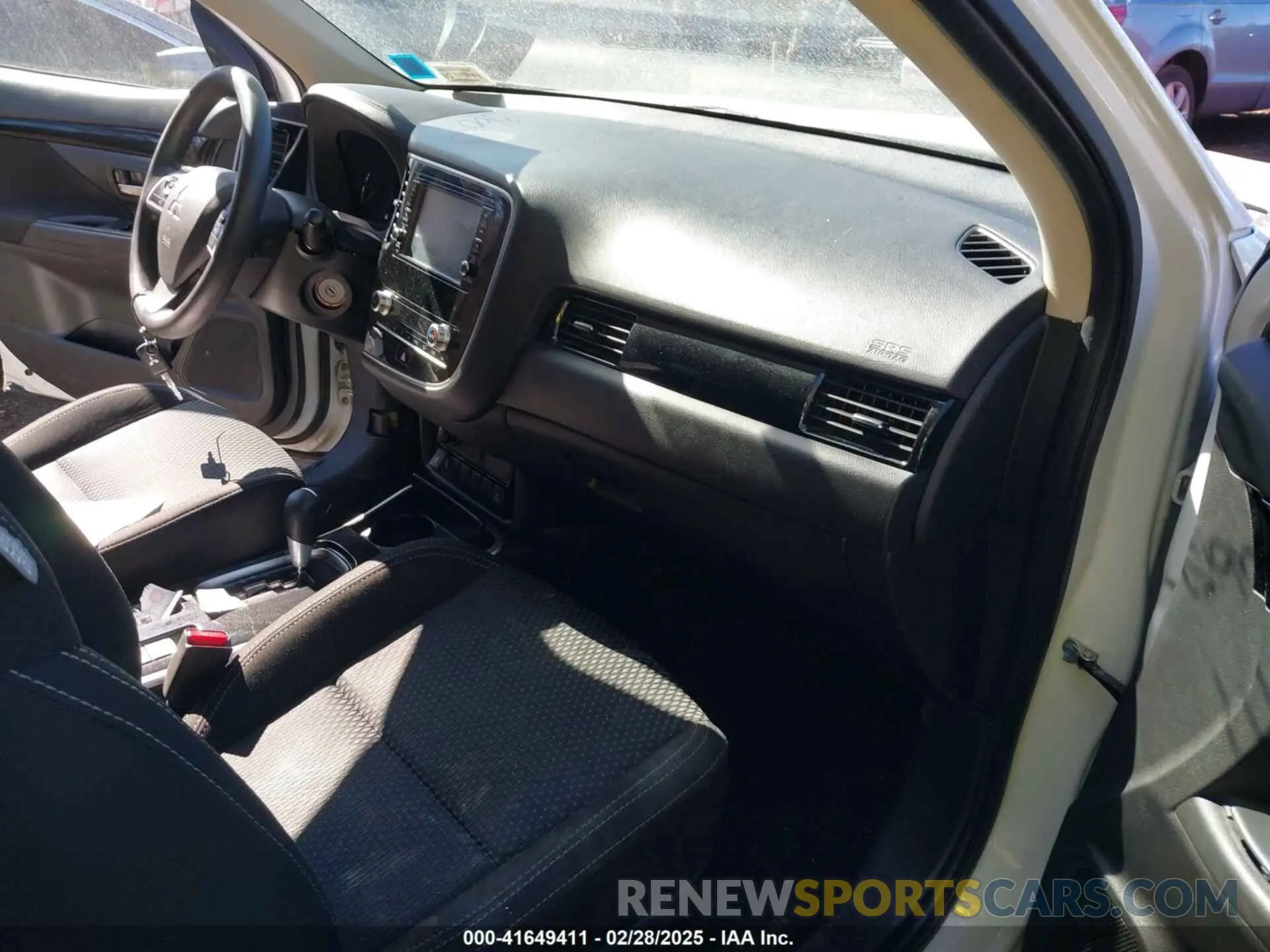5 fotografías del automóvil dañado JA4AD2A33LZ044887 MITSUBISHI OUTLANDER 2020