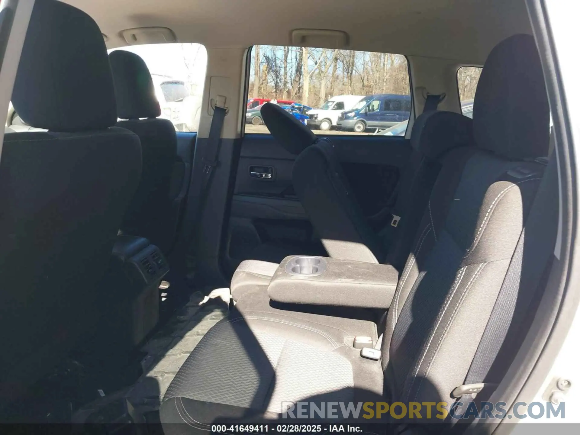 8 fotografías del automóvil dañado JA4AD2A33LZ044887 MITSUBISHI OUTLANDER 2020