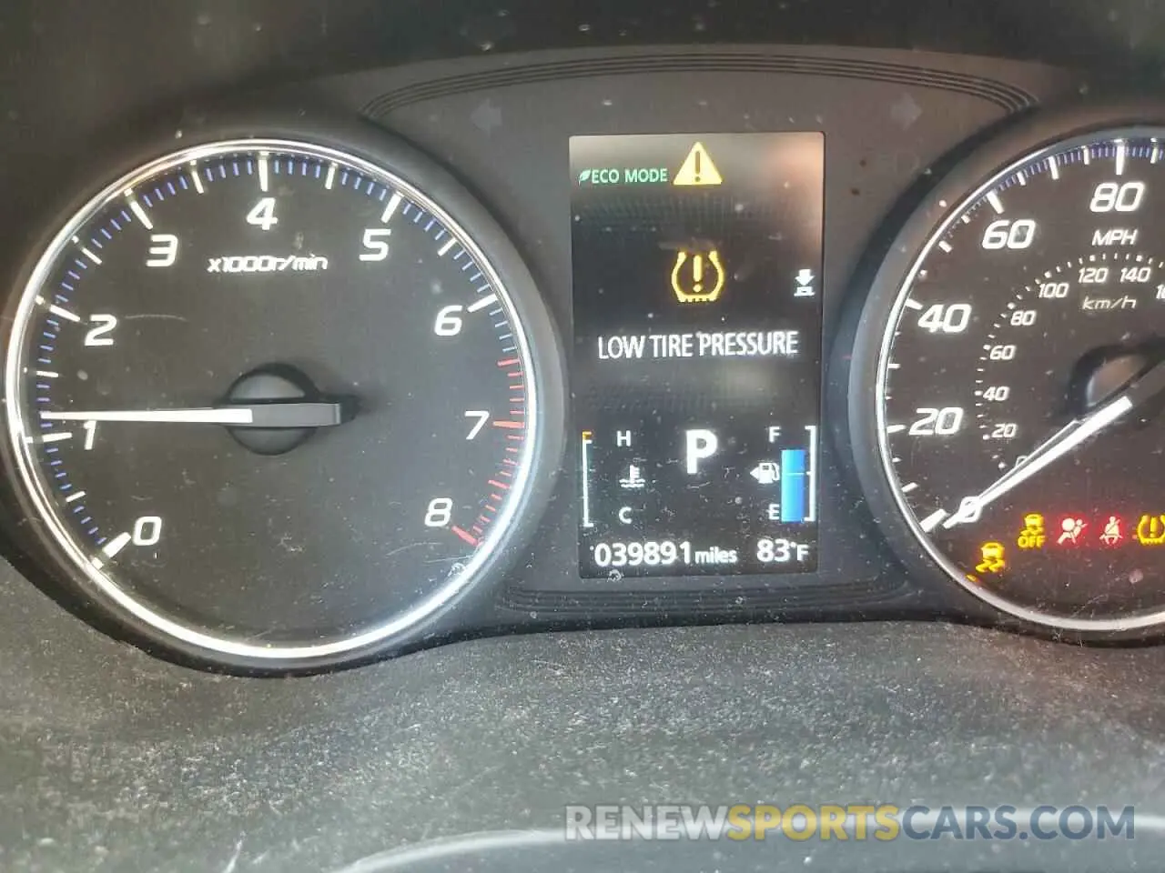 9 fotografías del automóvil dañado JA4AD2A36LZ010927 MITSUBISHI OUTLANDER 2020