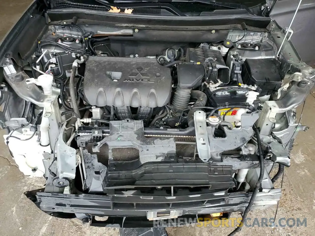 12 fotografías del automóvil dañado JA4AD2A37LZ047839 MITSUBISHI OUTLANDER 2020