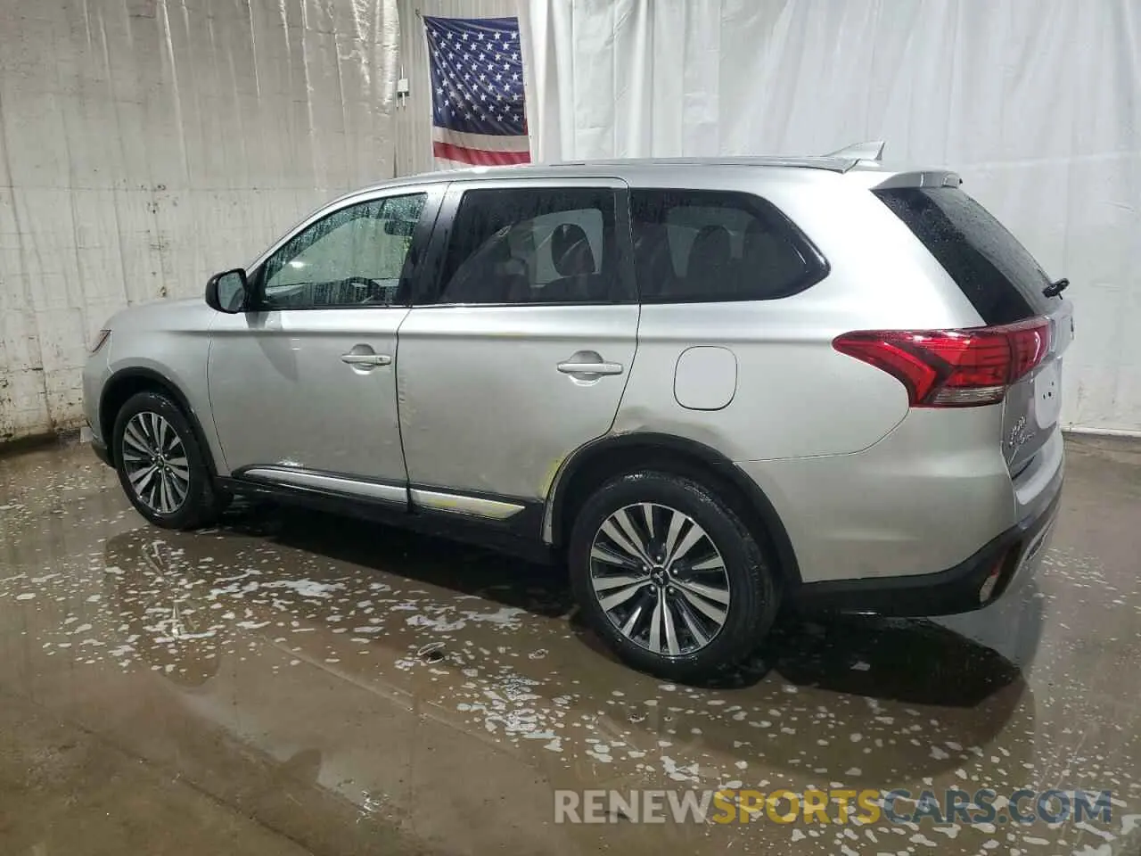 2 fotografías del automóvil dañado JA4AD2A38LZ011044 MITSUBISHI OUTLANDER 2020