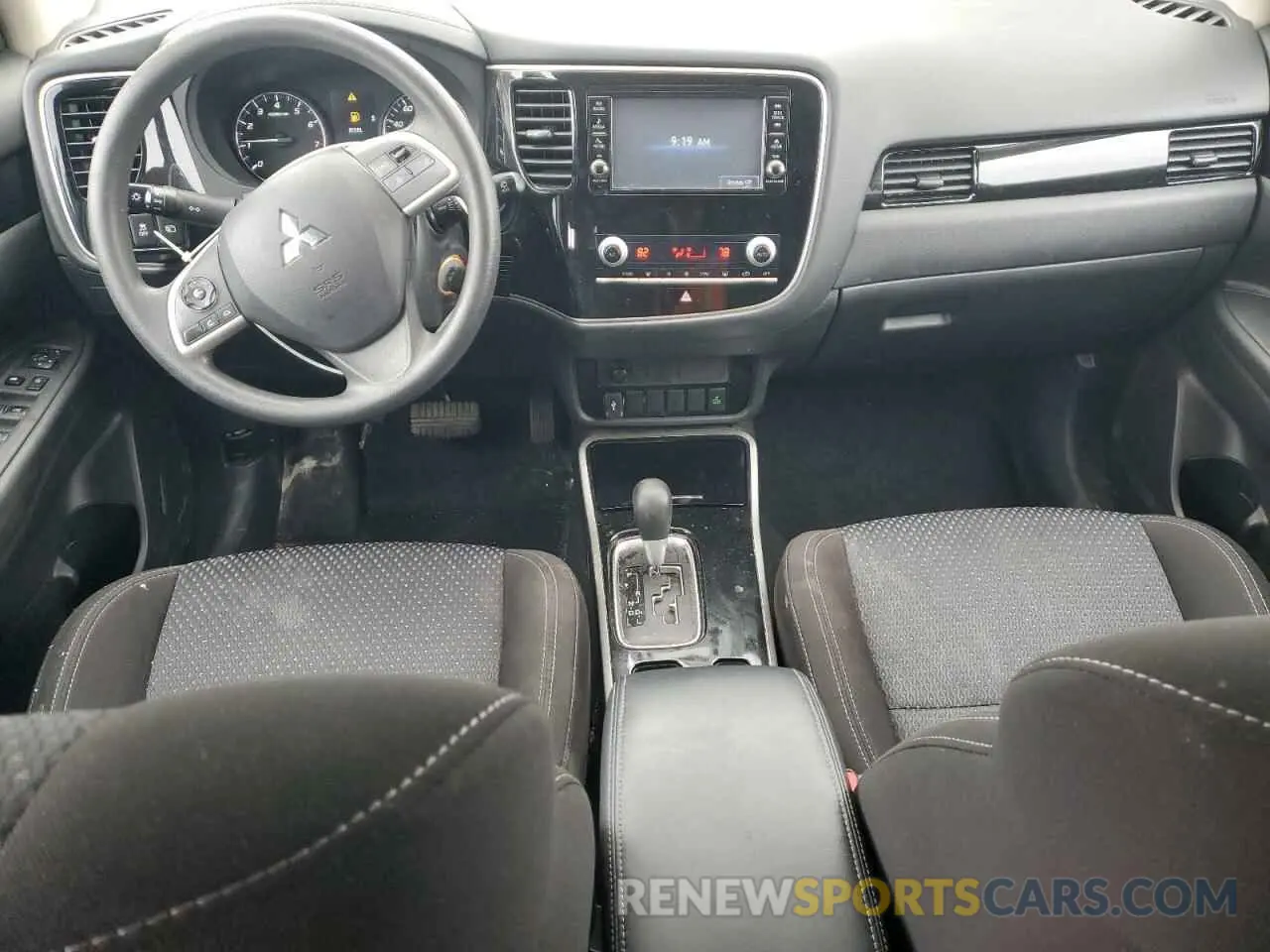 8 fotografías del automóvil dañado JA4AD2A38LZ011044 MITSUBISHI OUTLANDER 2020