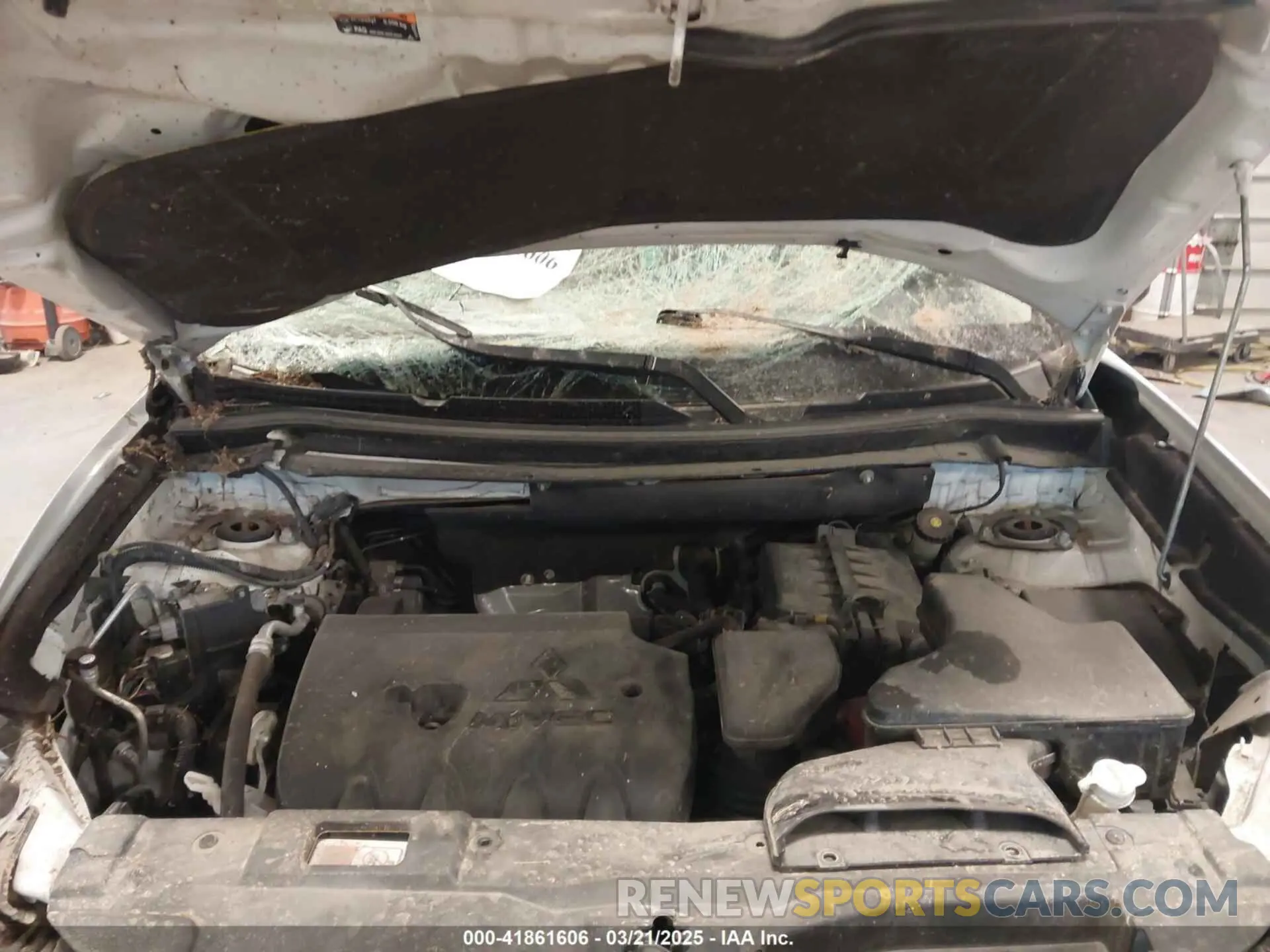 10 fotografías del automóvil dañado JA4AD2A38LZ017751 MITSUBISHI OUTLANDER 2020