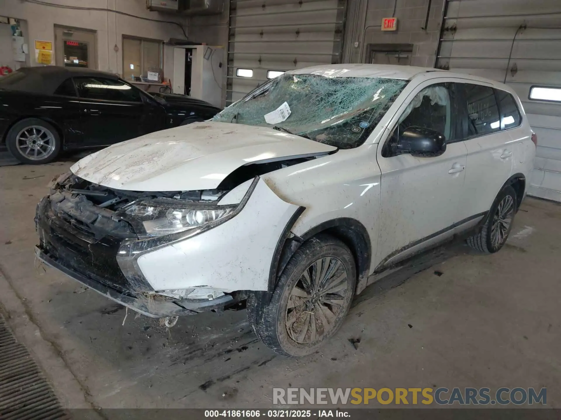 2 fotografías del automóvil dañado JA4AD2A38LZ017751 MITSUBISHI OUTLANDER 2020