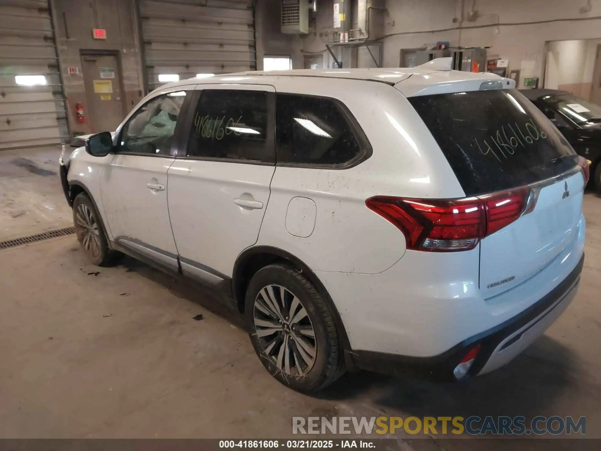 3 fotografías del automóvil dañado JA4AD2A38LZ017751 MITSUBISHI OUTLANDER 2020