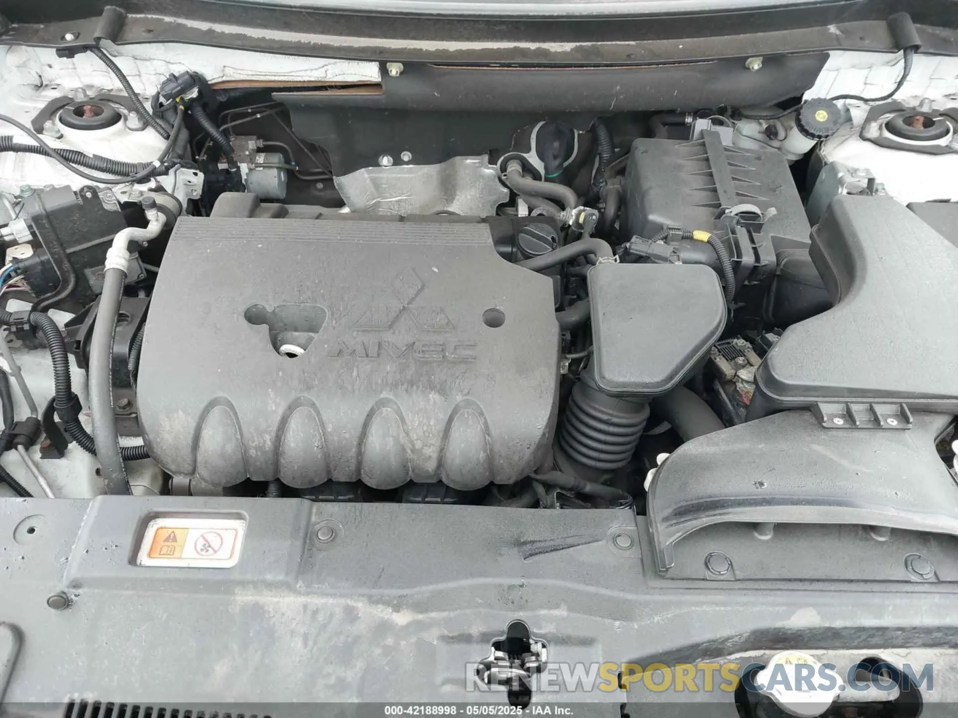 10 fotografías del automóvil dañado JA4AD2A39LZ004880 MITSUBISHI OUTLANDER 2020