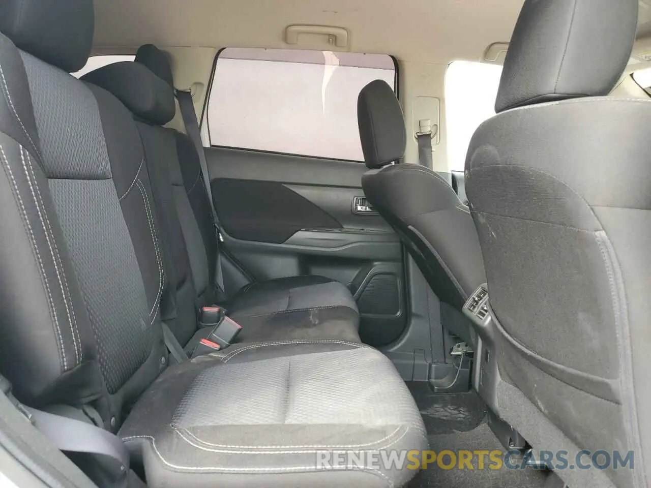 12 fotografías del automóvil dañado JA4AD2A3XLZ037760 MITSUBISHI OUTLANDER 2020