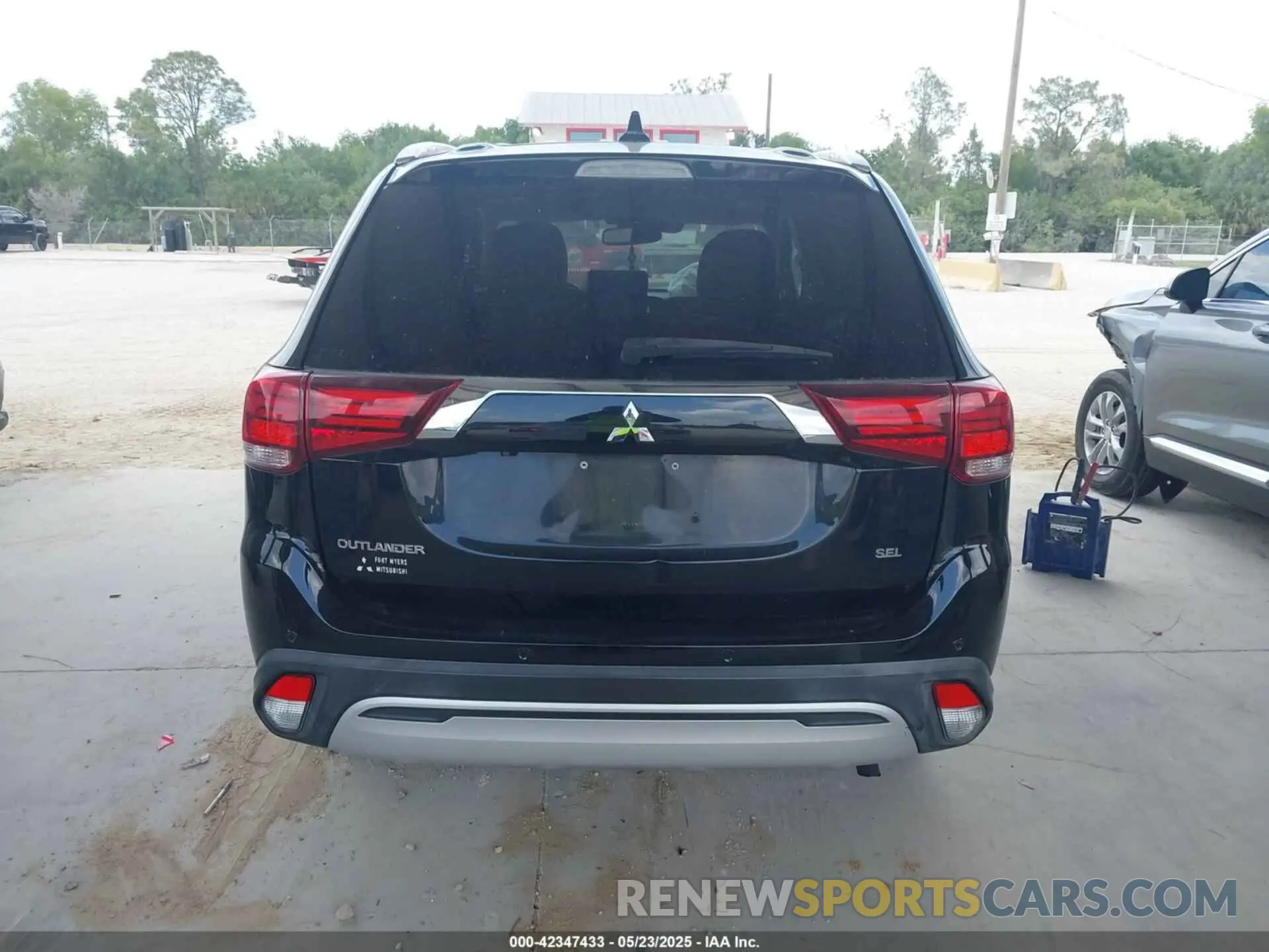 17 fotografías del automóvil dañado JA4AD3A30LZ003073 MITSUBISHI OUTLANDER 2020