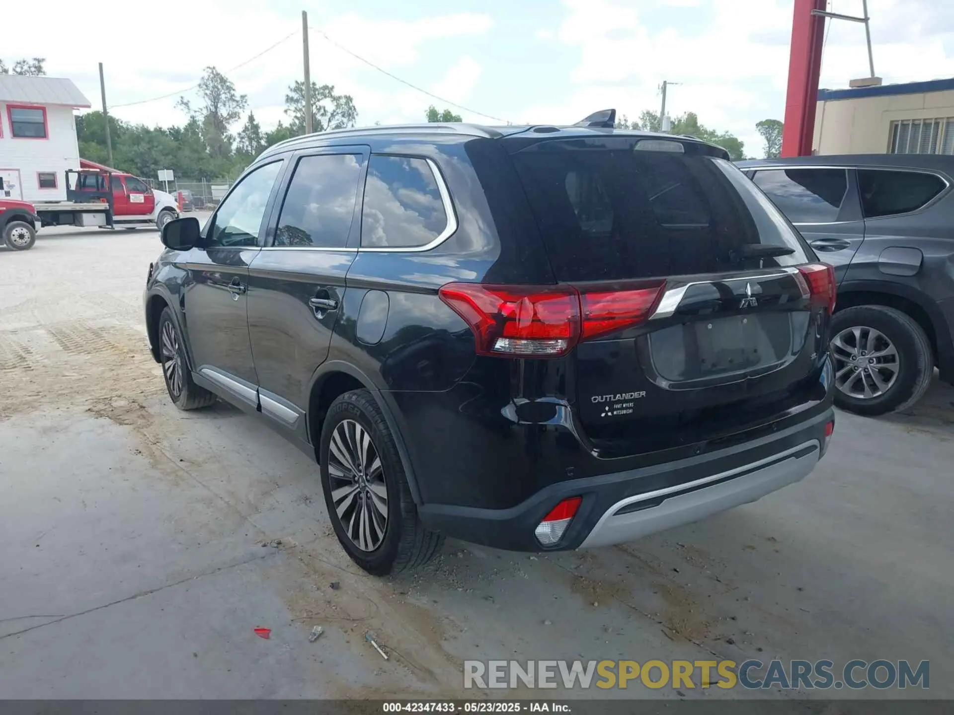 3 fotografías del automóvil dañado JA4AD3A30LZ003073 MITSUBISHI OUTLANDER 2020