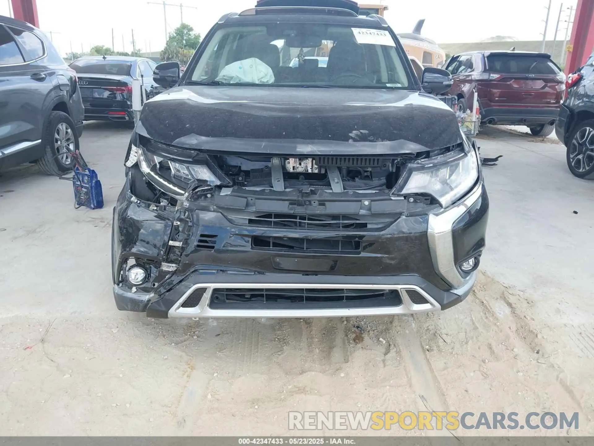 6 fotografías del automóvil dañado JA4AD3A30LZ003073 MITSUBISHI OUTLANDER 2020