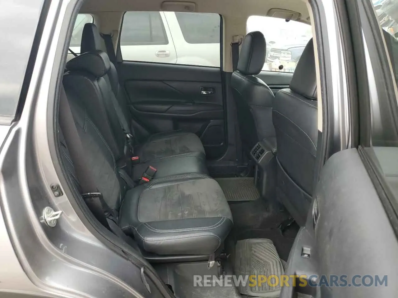 11 fotografías del automóvil dañado JA4AD3A32LZ013698 MITSUBISHI OUTLANDER 2020
