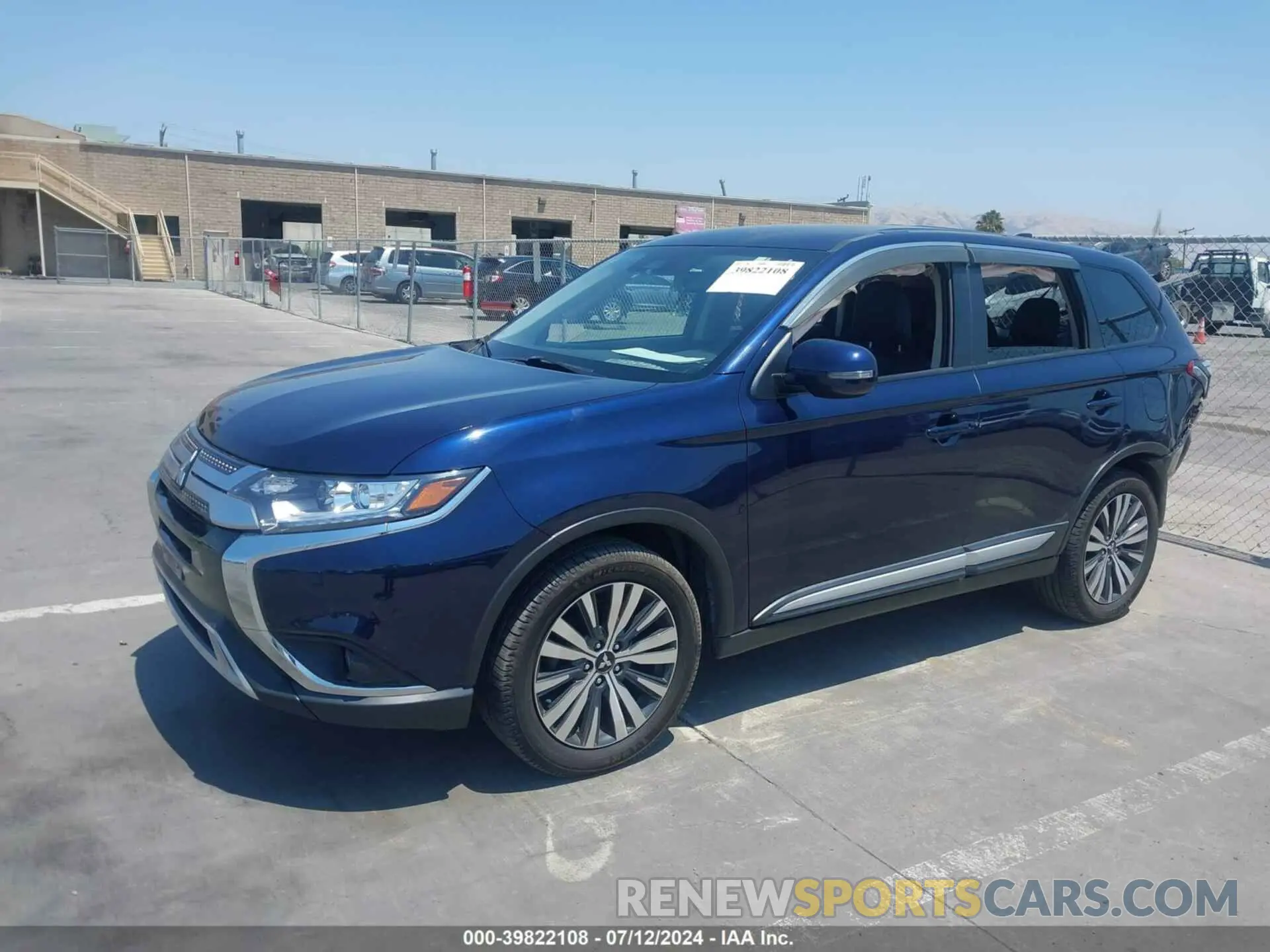 2 fotografías del automóvil dañado JA4AD3A32LZ017587 MITSUBISHI OUTLANDER 2020