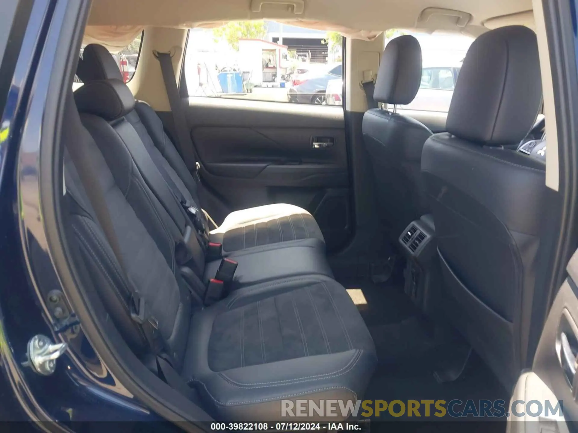 8 fotografías del automóvil dañado JA4AD3A32LZ017587 MITSUBISHI OUTLANDER 2020