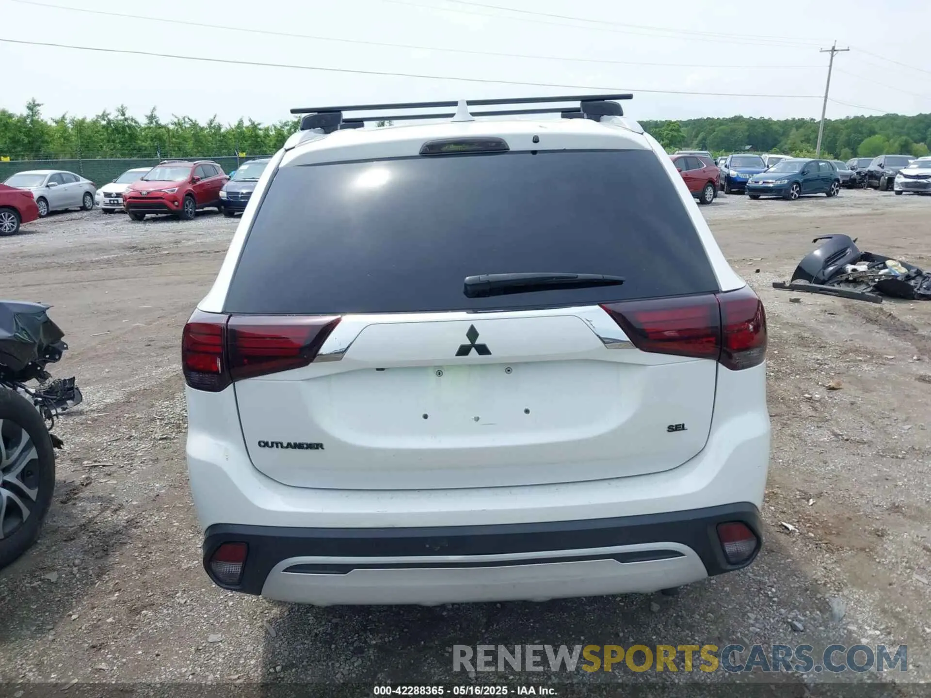 17 fotografías del automóvil dañado JA4AD3A33LZ006114 MITSUBISHI OUTLANDER 2020