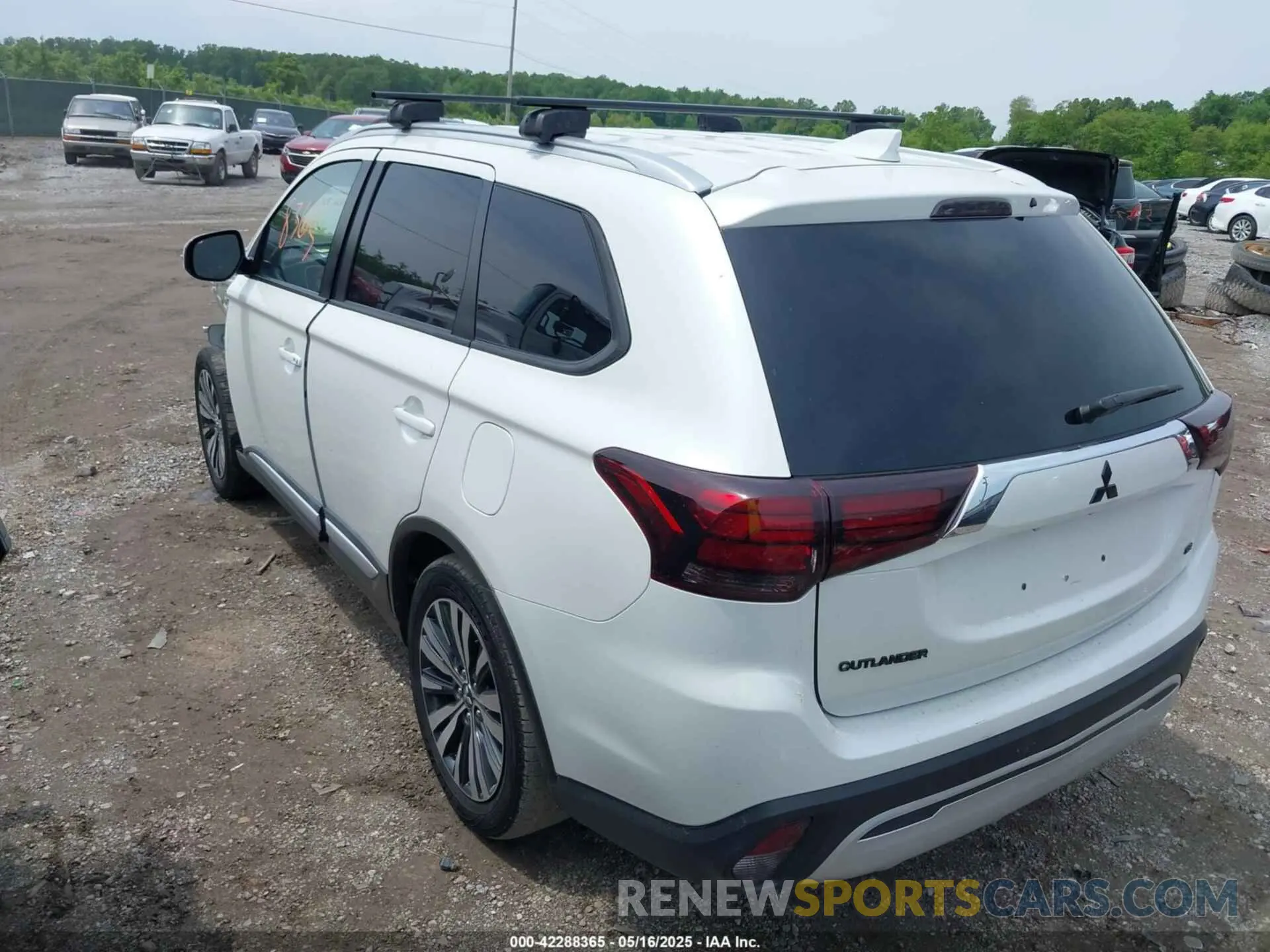 3 fotografías del automóvil dañado JA4AD3A33LZ006114 MITSUBISHI OUTLANDER 2020