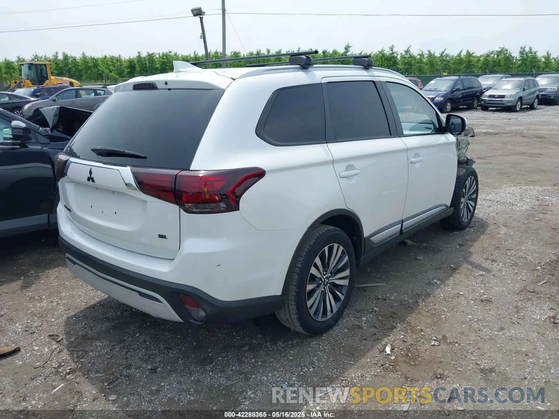 4 fotografías del automóvil dañado JA4AD3A33LZ006114 MITSUBISHI OUTLANDER 2020