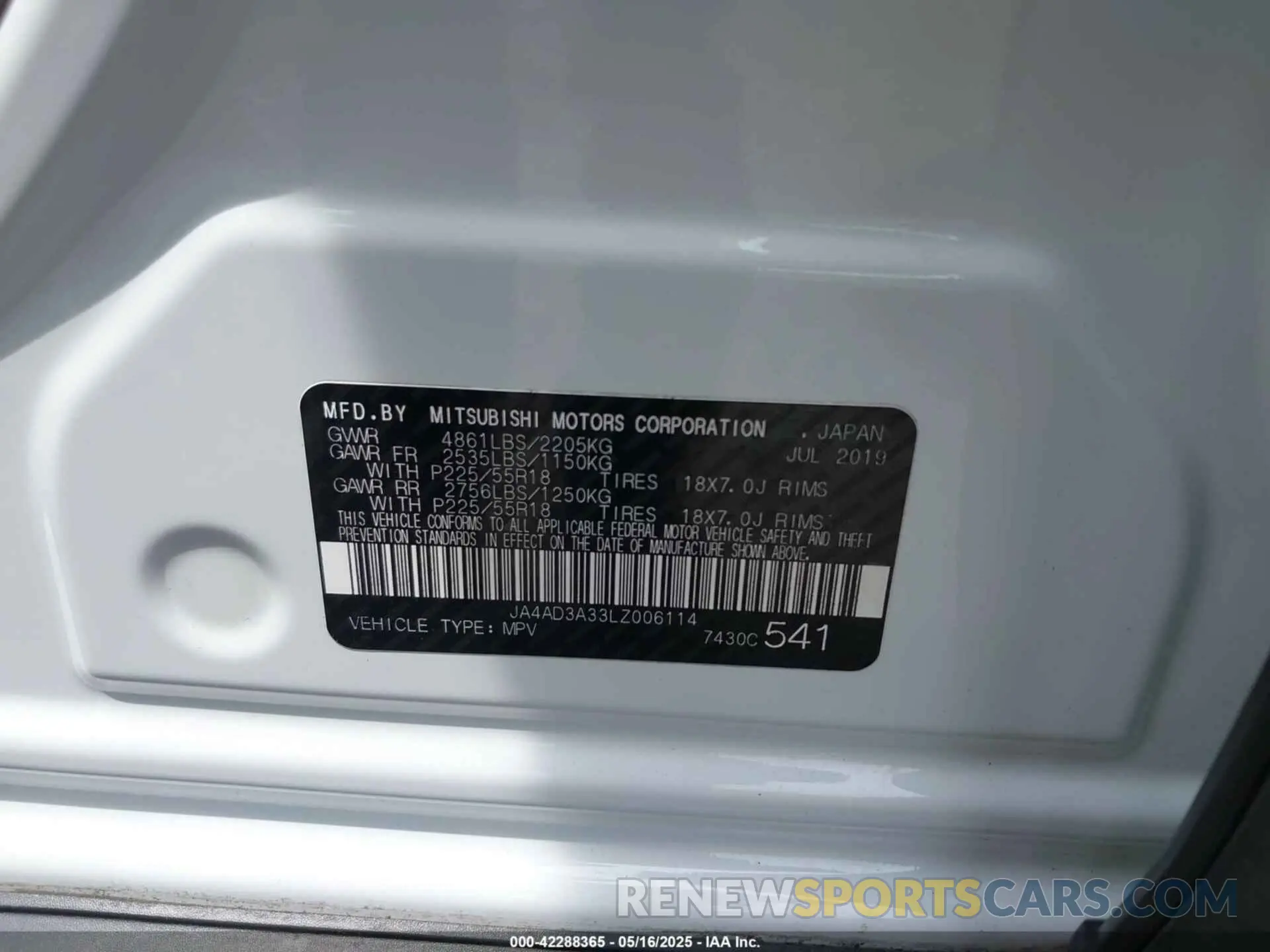 9 fotografías del automóvil dañado JA4AD3A33LZ006114 MITSUBISHI OUTLANDER 2020