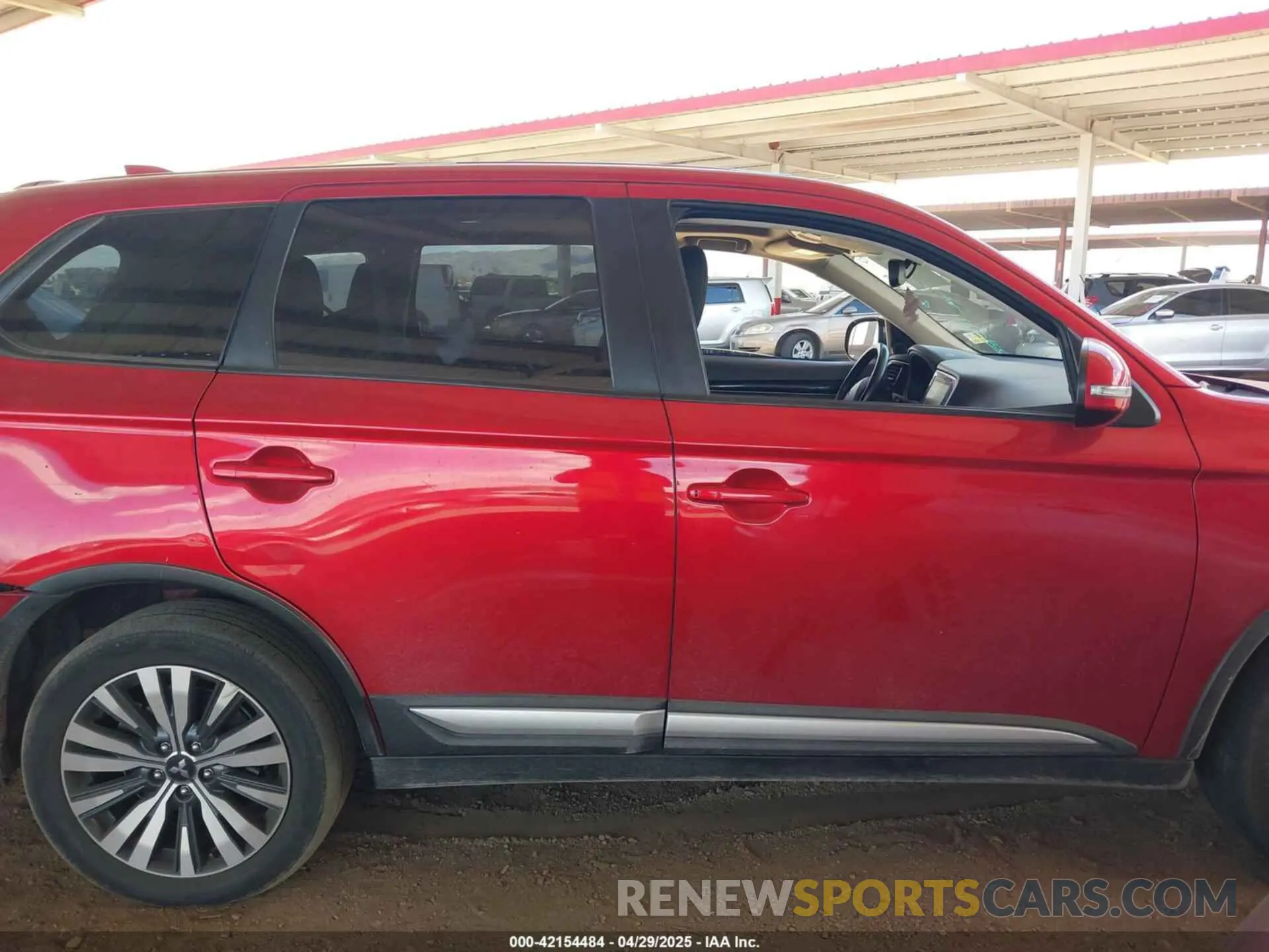 12 fotografías del automóvil dañado JA4AD3A33LZ009031 MITSUBISHI OUTLANDER 2020
