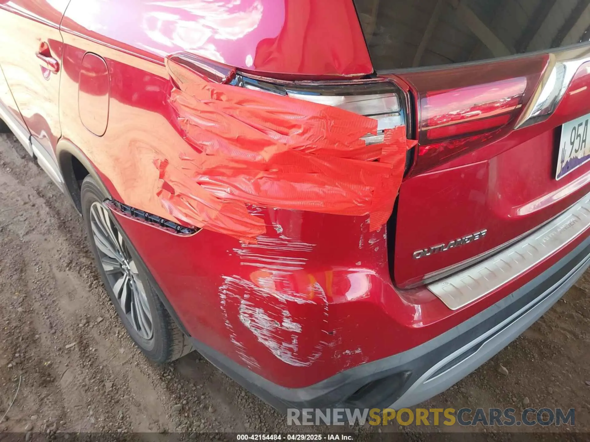 6 fotografías del automóvil dañado JA4AD3A33LZ009031 MITSUBISHI OUTLANDER 2020