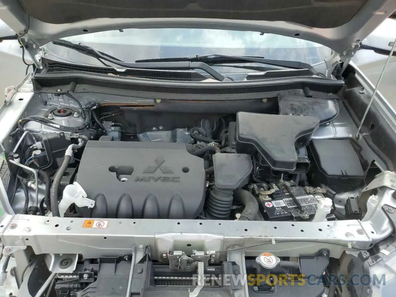 12 fotografías del automóvil dañado JA4AD3A35LJ001284 MITSUBISHI OUTLANDER 2020