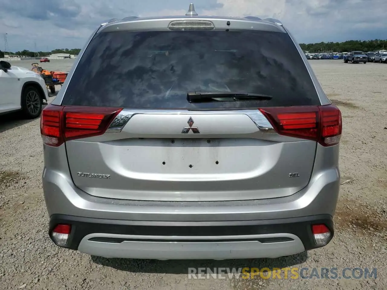 6 fotografías del automóvil dañado JA4AD3A35LJ001284 MITSUBISHI OUTLANDER 2020