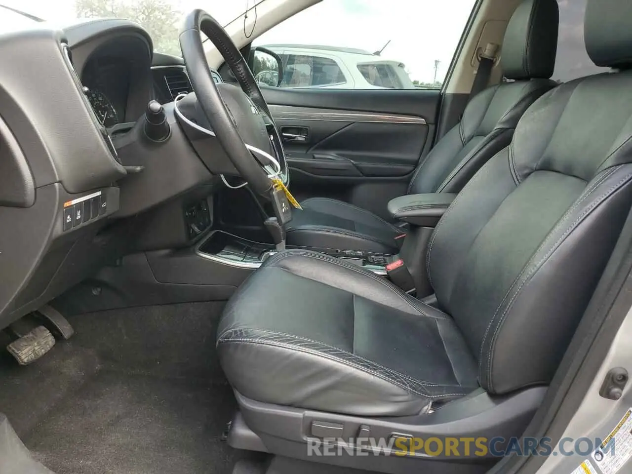 7 fotografías del automóvil dañado JA4AD3A35LJ001284 MITSUBISHI OUTLANDER 2020