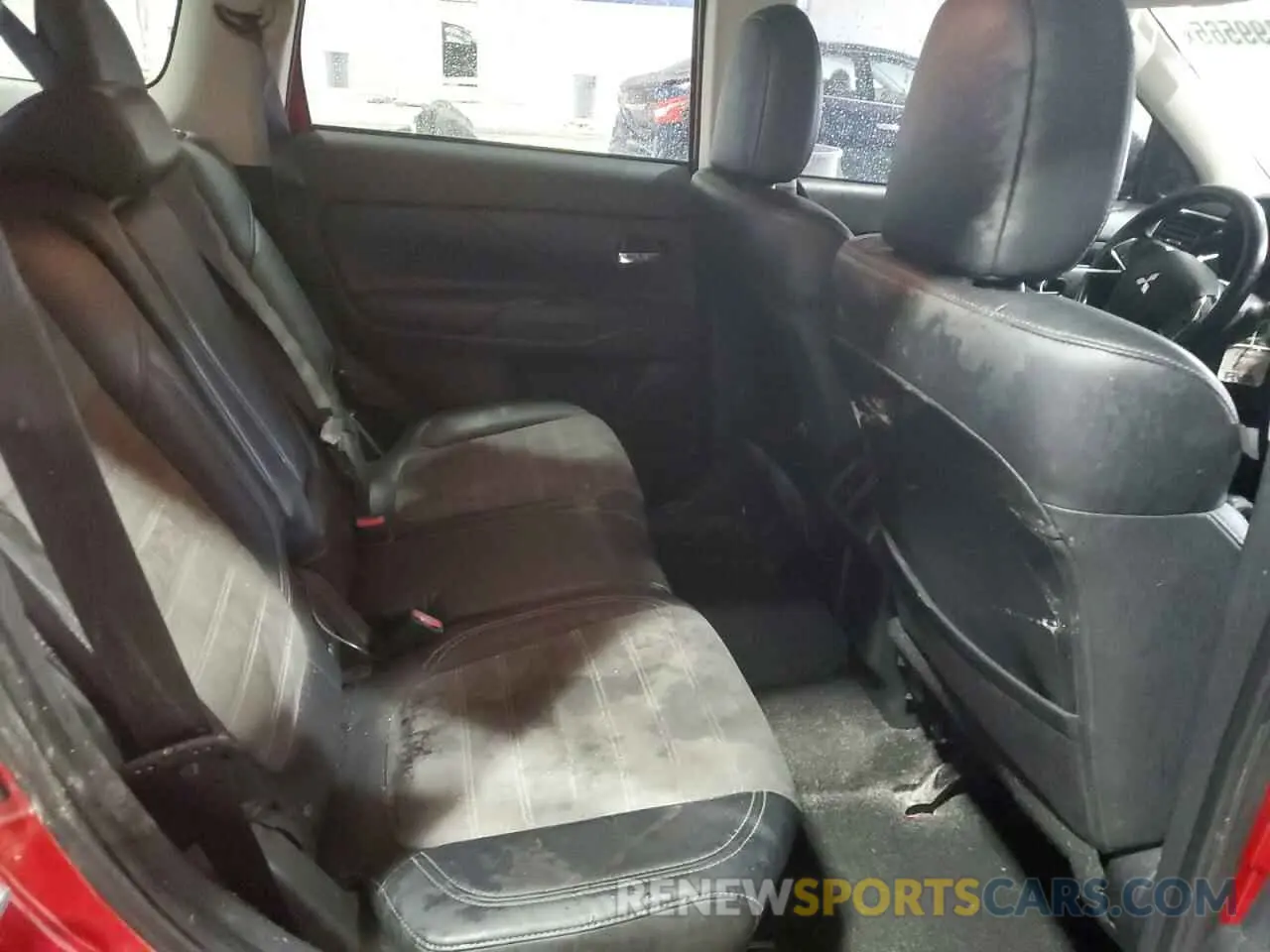 11 fotografías del automóvil dañado JA4AD3A35LZ004560 MITSUBISHI OUTLANDER 2020