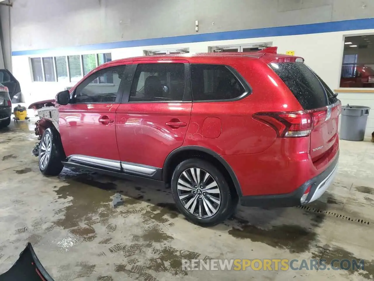 2 fotografías del automóvil dañado JA4AD3A35LZ004560 MITSUBISHI OUTLANDER 2020