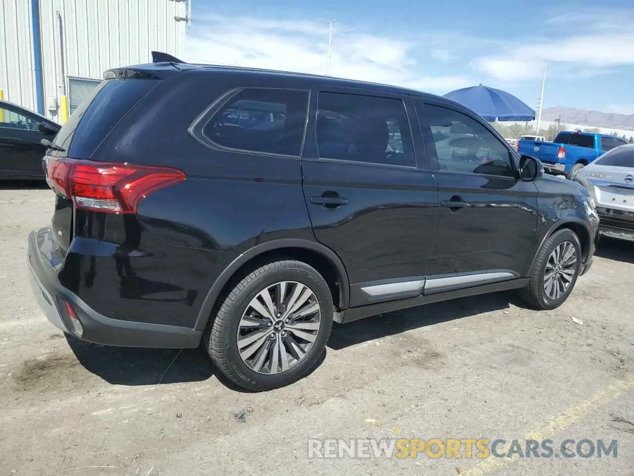 3 fotografías del automóvil dañado JA4AD3A35LZ015722 MITSUBISHI OUTLANDER 2020