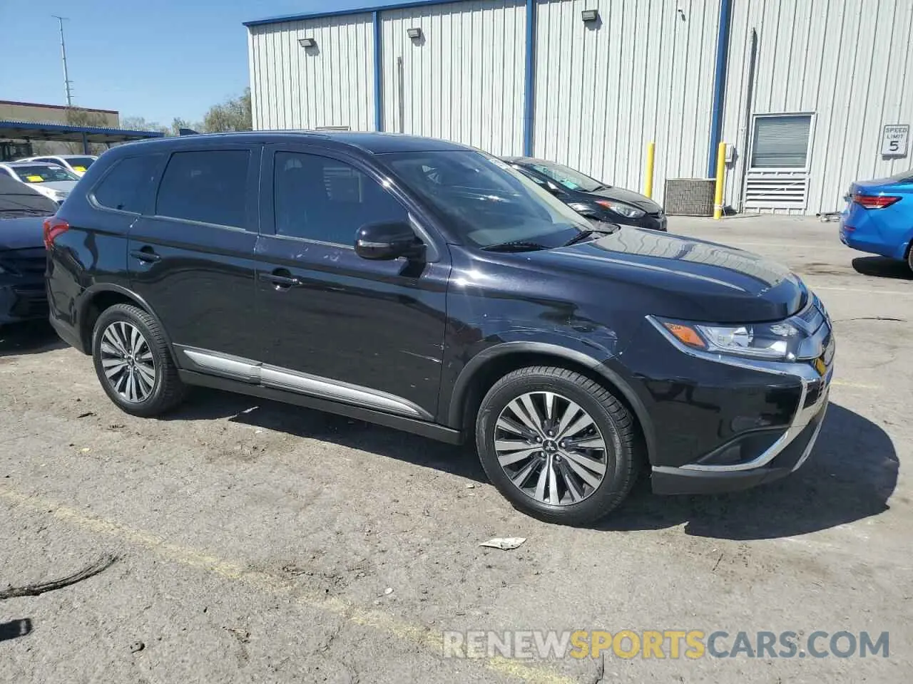 4 fotografías del automóvil dañado JA4AD3A35LZ015722 MITSUBISHI OUTLANDER 2020