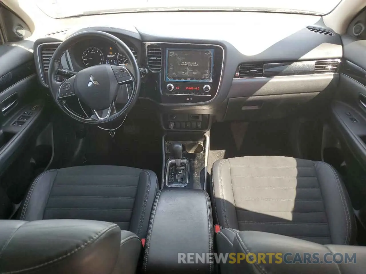 8 fotografías del automóvil dañado JA4AD3A35LZ015722 MITSUBISHI OUTLANDER 2020