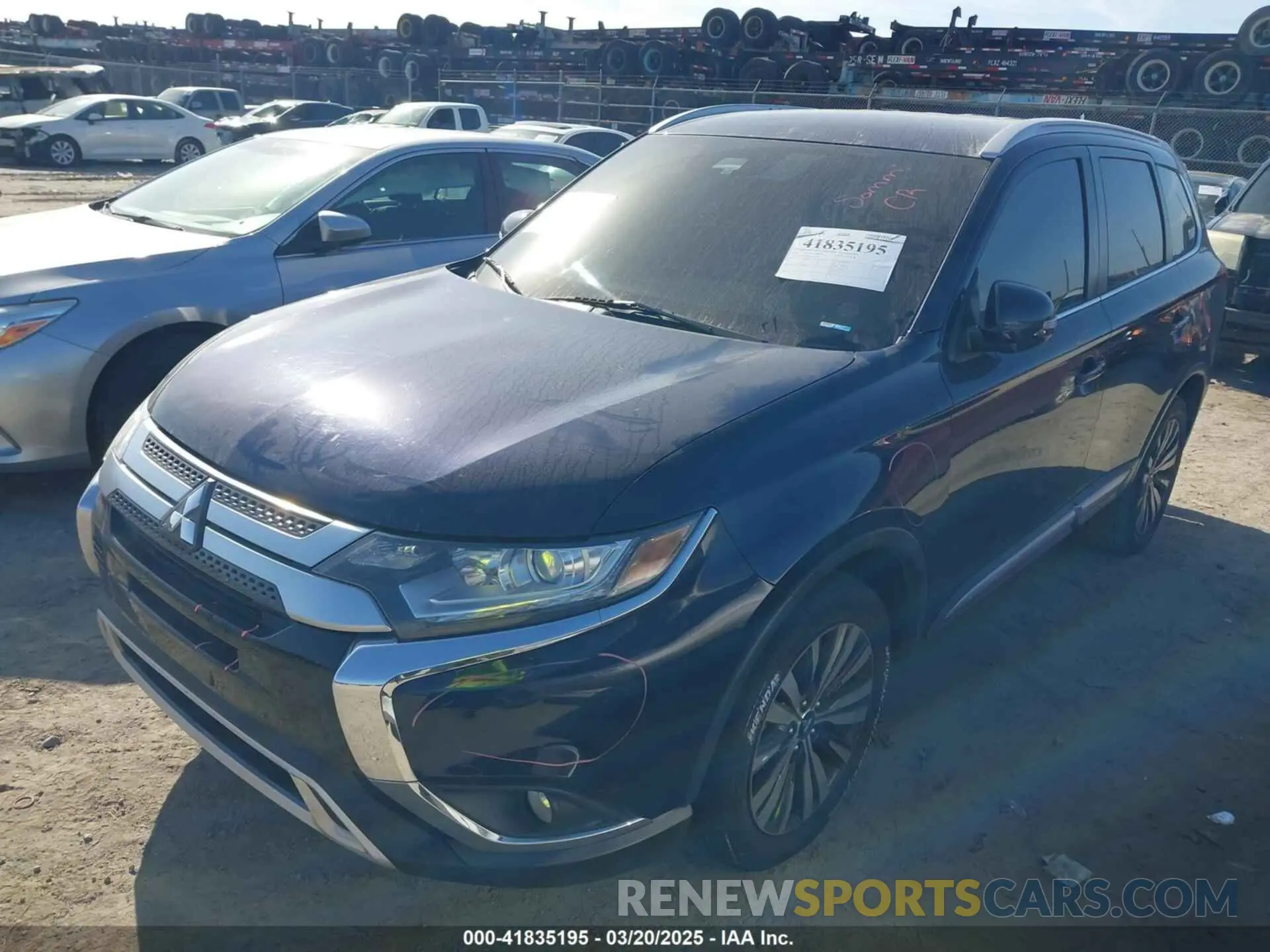 2 fotografías del automóvil dañado JA4AD3A36LZ020105 MITSUBISHI OUTLANDER 2020